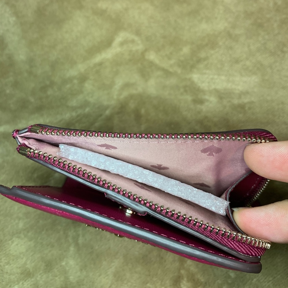 Kate Spade Jackson small Wallet - Picture 5 of 5